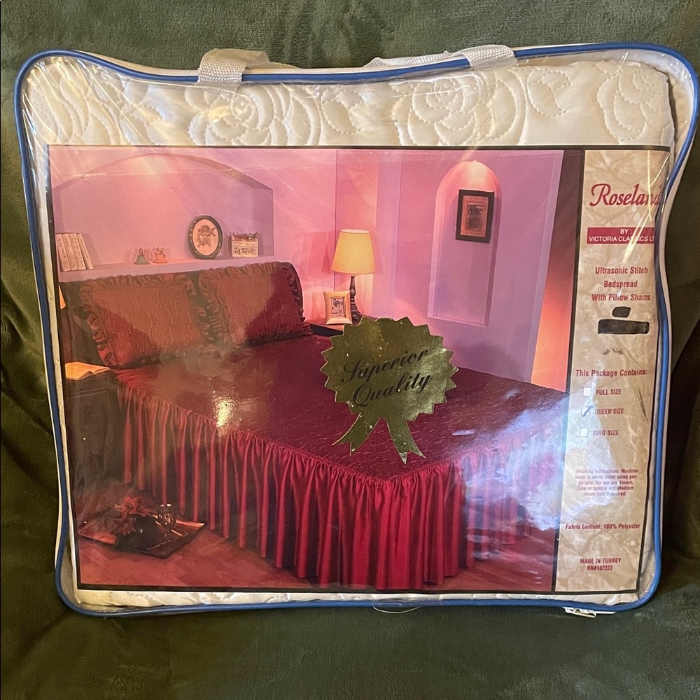 Roseland Queen Size White Quilted Bedspread/Shams Set